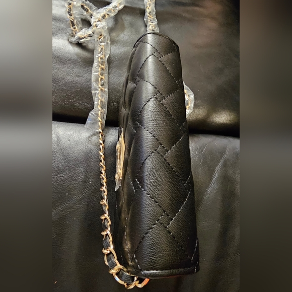 Bebe Stanley Black Crossbody NWT Quilted Vegan leather gold chain strap - Picture 7 of 16